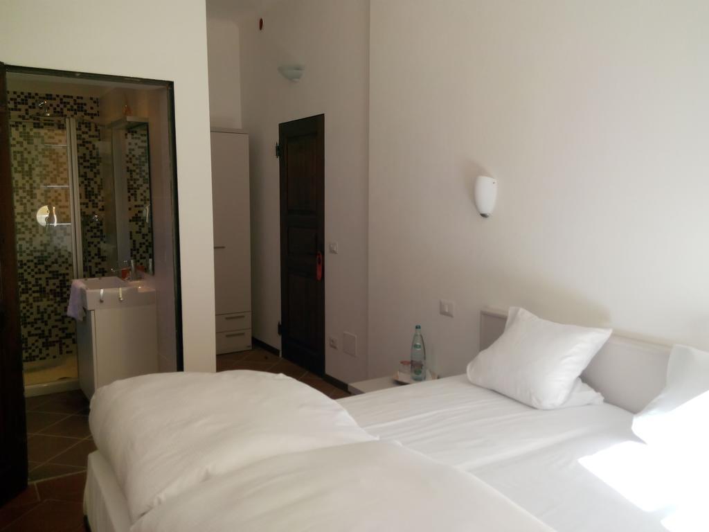 קנוביו Casa Baroli B&B חדר תמונה