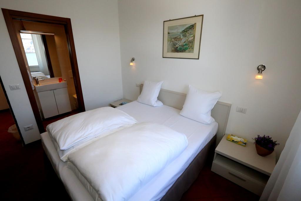קנוביו Casa Baroli B&B מראה חיצוני תמונה